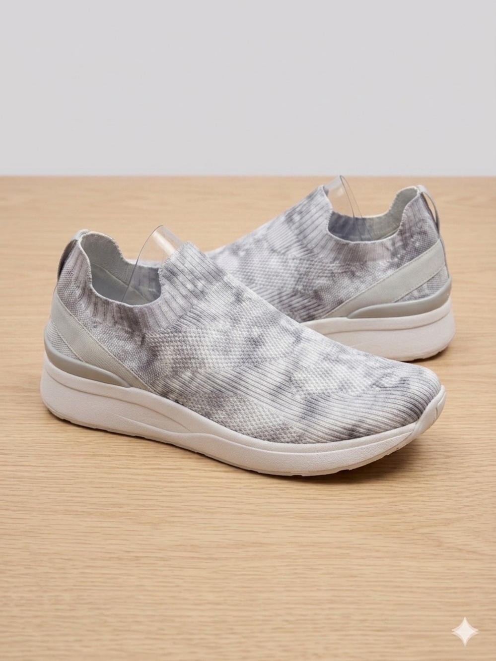 Isaac Mizrahi Live Slip On Knit Sneakers Gray White Tie Dye Size 9.5 Sock Runner
